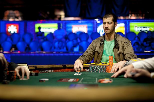 PLAYER WITH LONGEST NAME IN POKER HISTORY WINS GOLD BRACELET