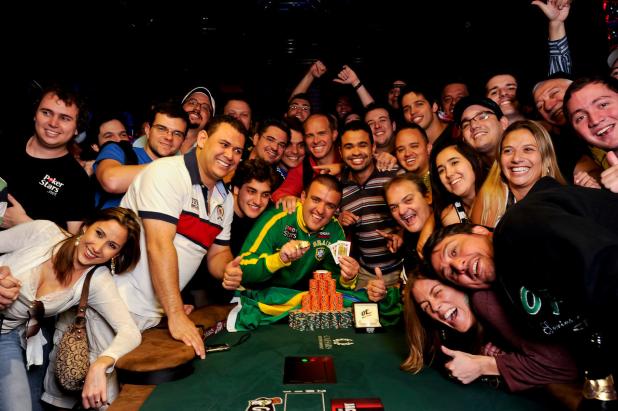 ANDRE AKKARI WINS $675,117 AND HIS 1ST WSOP GOLD BRACELET IN EVENT #43
