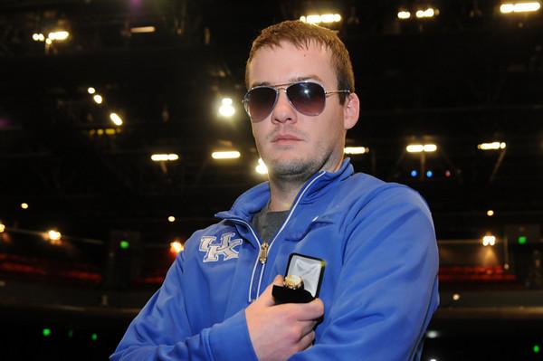 KURT JEWELL PUTS ON A GEM OF A PERFORMANCE AND WINS GOLD RING