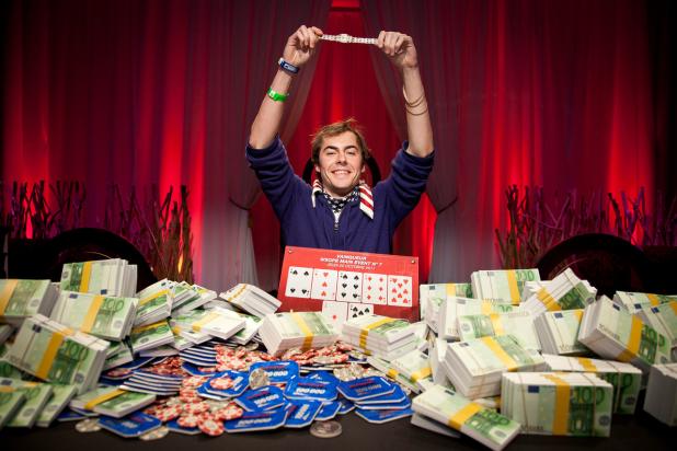 AND THE BRACELET GOES TO... ELIO FOX WINS THE 2011 WSOP EUROPE MAIN EVENT
