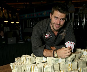 Nenad Medic Captures First '08 Bracelet