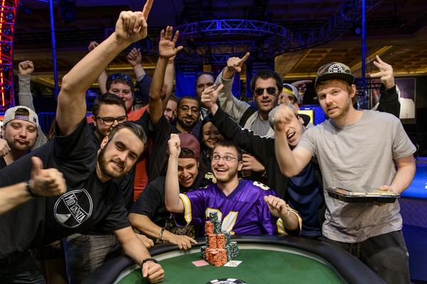 KEVIN EYSTER WINS A GOLD BRACELET IN OVERTIME