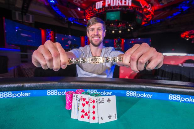 TOM KORAL WINS $1,500 SEVEN CARD STUD