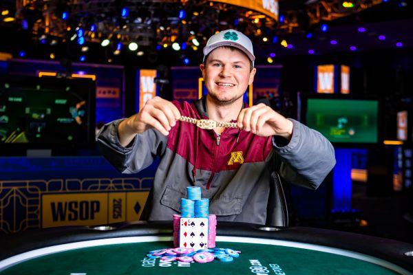 Samuel Rosborough Wins E V52 $1,500 Freezeout Nlh Rk W25 Hr 5130